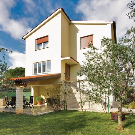 Awesome Apartment In Pula With Wifi Экстерьер фото