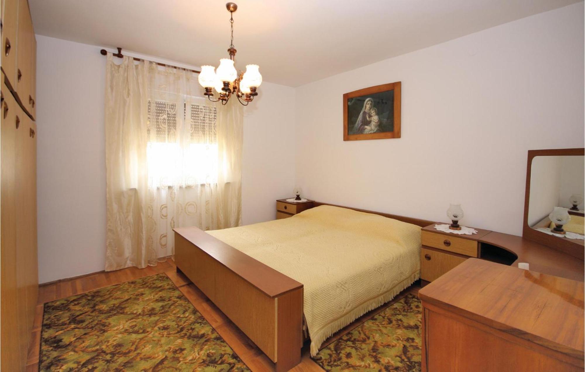 Awesome Apartment In Pula With Wifi Экстерьер фото